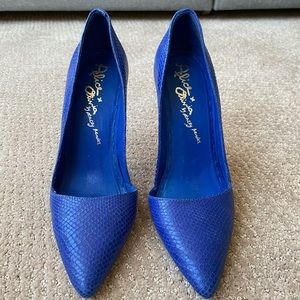 Alice + Oliva faux snake skin blue heels